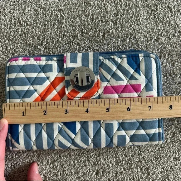 Vera Bradley RFID TurnLock Wallet in Geo Medallions - Picture 7 of 8